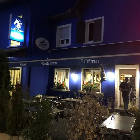 A L'etrier ホテル 2*